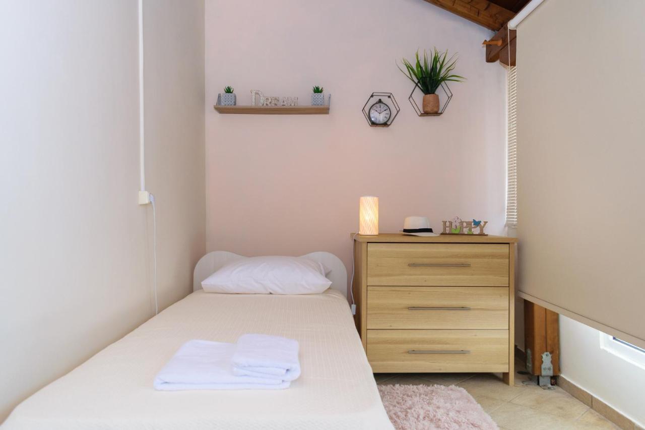 Central Penthouse In Quiet Neighborhood Near Sandy Beach Chania  Bagian luar foto