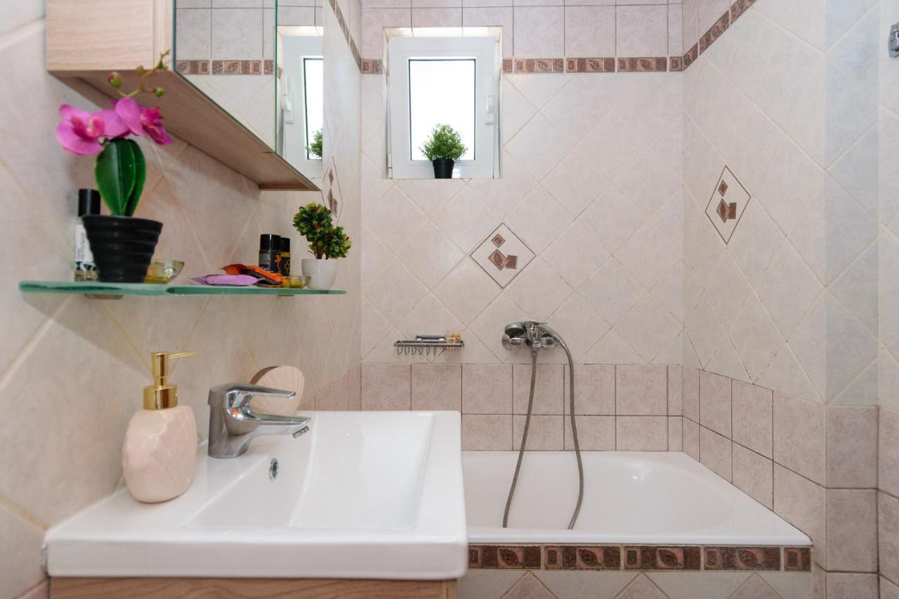 Central Penthouse In Quiet Neighborhood Near Sandy Beach Chania  Bagian luar foto